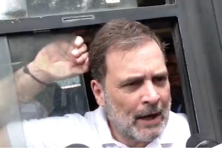 Delhi Police detain Rahul Gandhi, INDIA bloc MPs during protest march to ECI