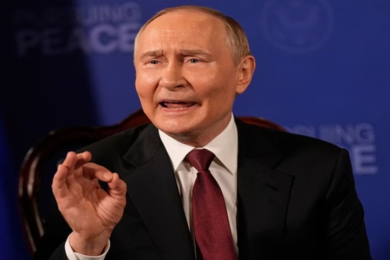 'Ukraine's security must be ensured', says Putin, but only if Russia's concerns are met