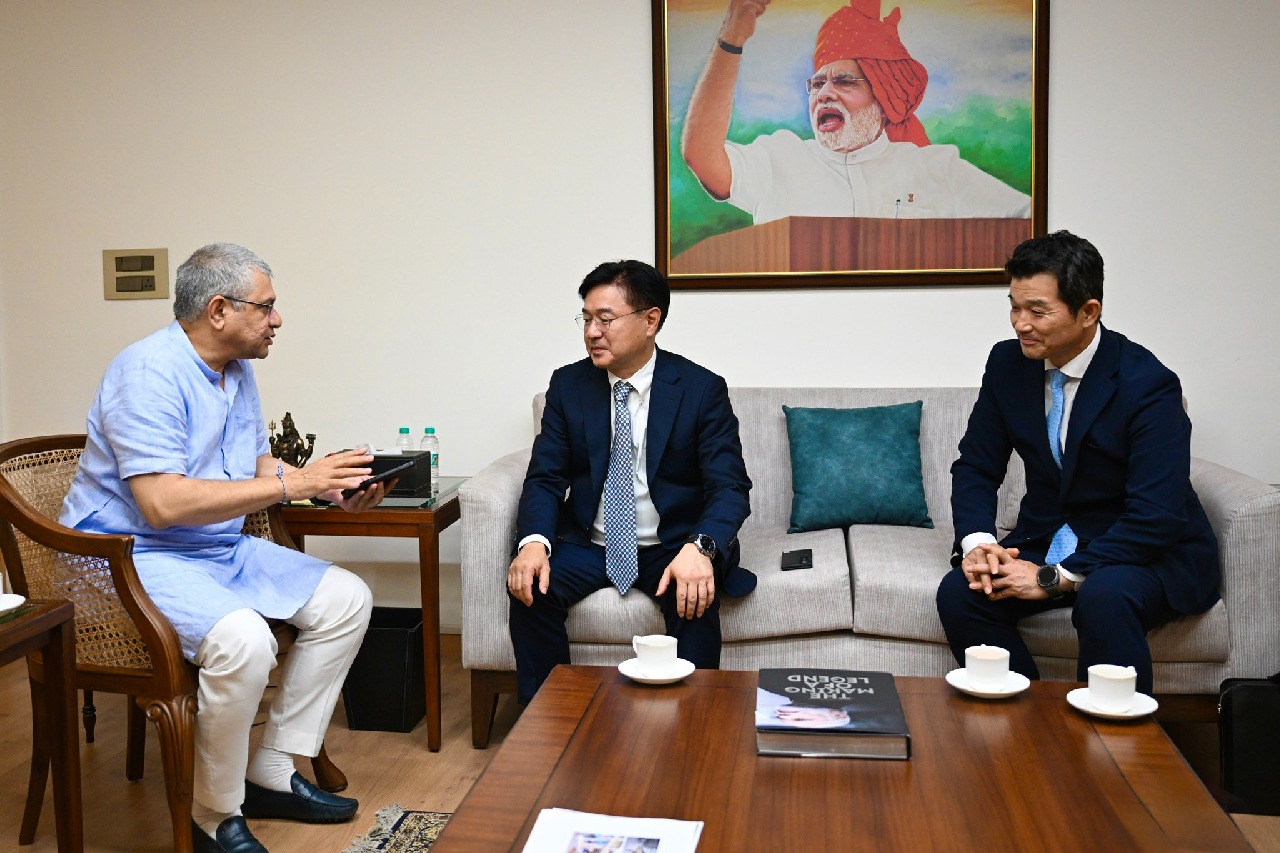 Samsung expands manufacturing of advanced tech devices in India: Ashwini Vaishnaw