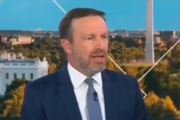 'Embarrassment for the United States': Democrat Senator on Trump-Putin meeting