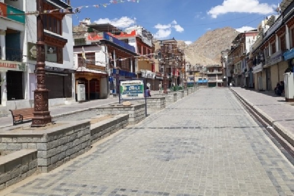 Bollywood film unit hit by food poisoning in Leh, over 100 members admitted to hospital