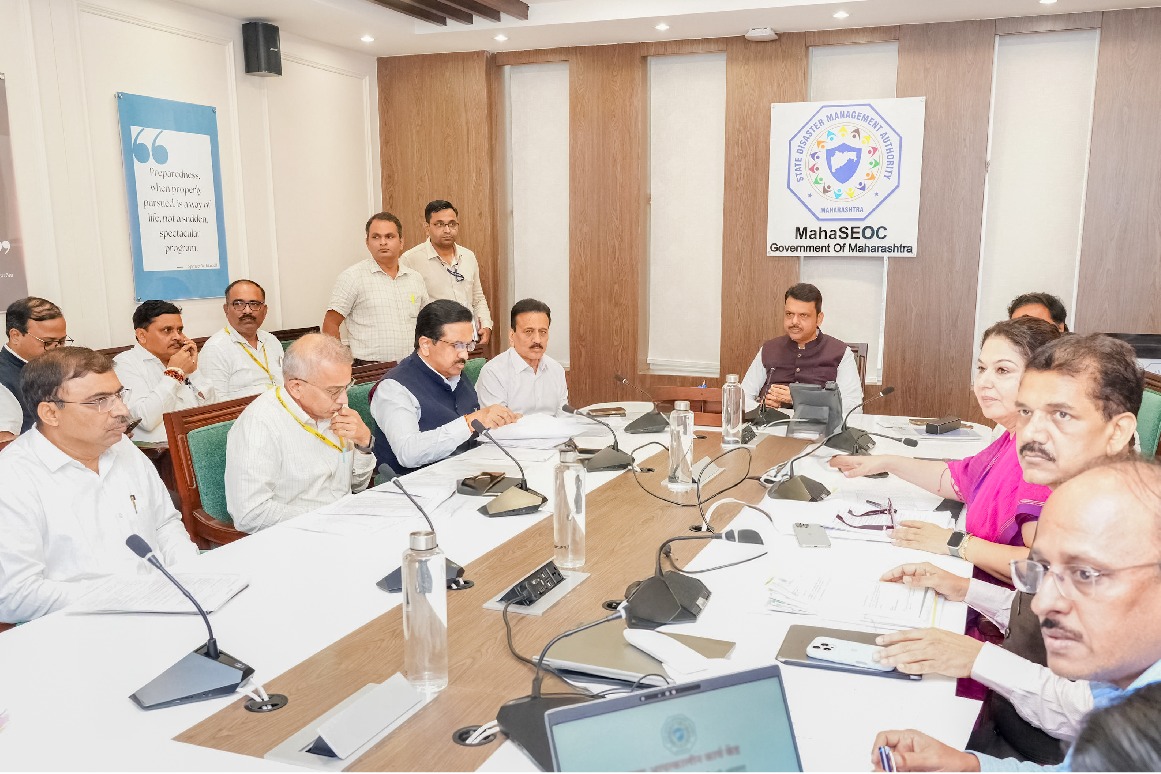 Maha CM asks agencies to be on alert mode after heavy rainfall and flash floods