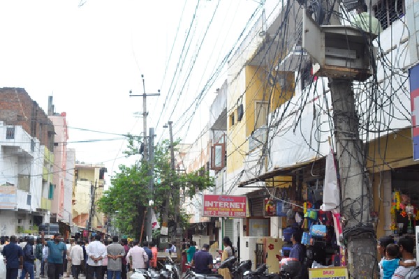 Three electrocuted to death while carrying Ganesh idols in Hyderabad