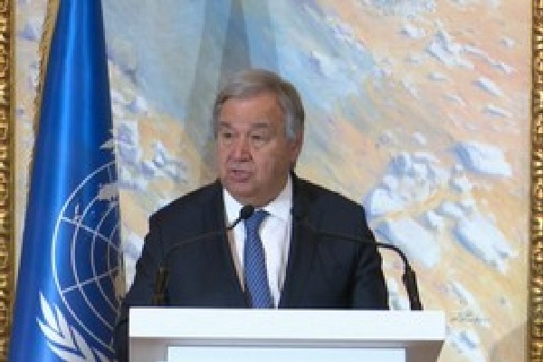 UN chief salutes aid workers, calls for protecting their safety
