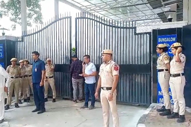 Man who attacked Delhi CM identified, Rajesh Khimji from Gujarat's Rajkot arrested