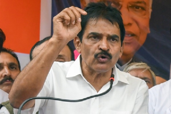 Delhi CM attack: Amit Shah has to answer, says KC Venugopal