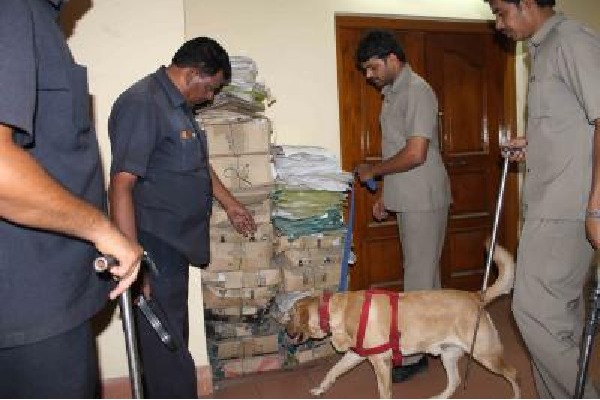 Six Delhi schools receive bomb threats; students evacuated, search underway