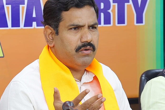 Siddaramaiah, Shivakumar hiding behind masks: K'taka BJP on Dharmasthala issue