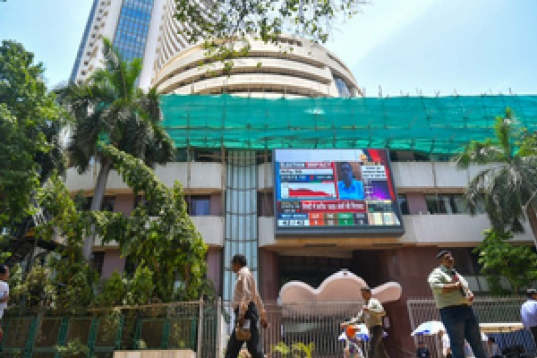 Global cues, fed rate cut signals among major factors to drive Indian stock market next week