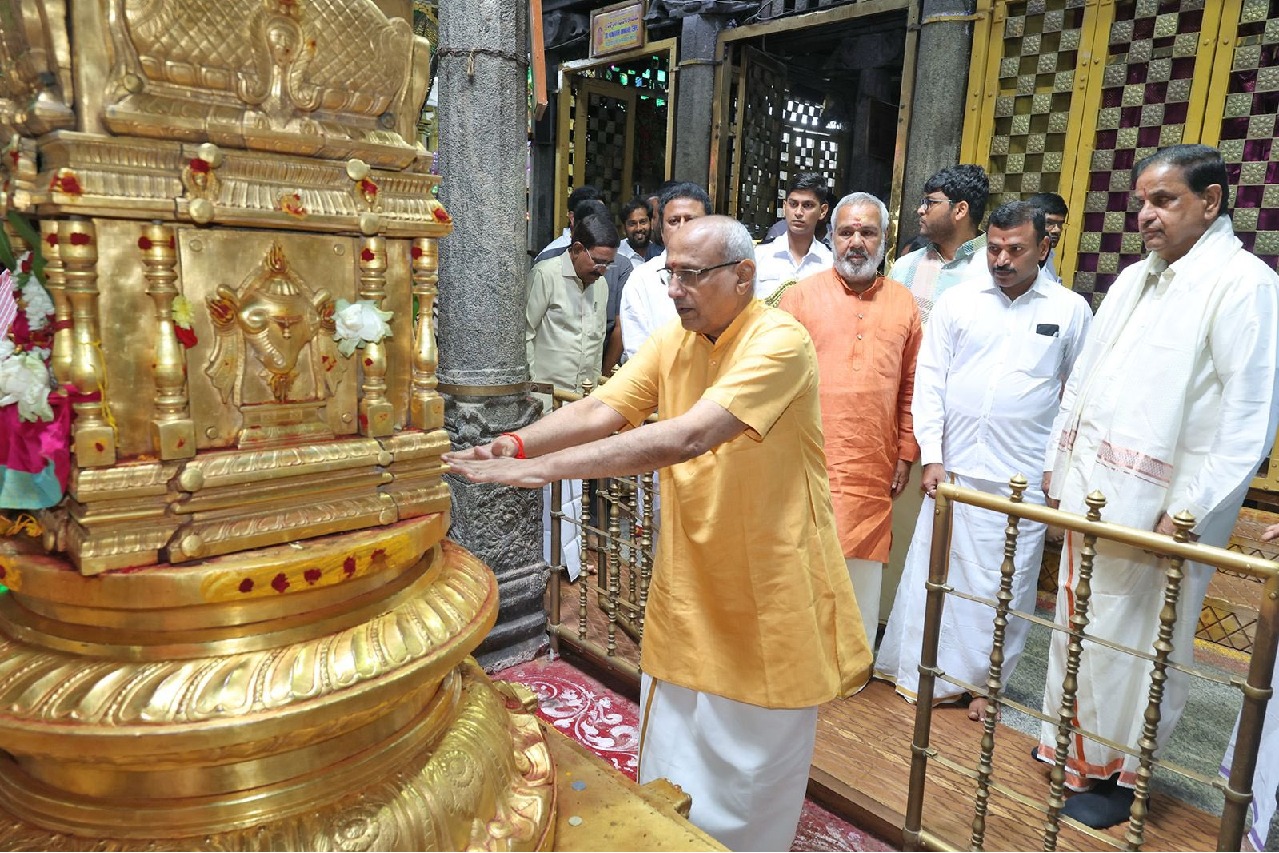 CP Radhakrishnan offers prayers at Padmavati temple near Tirupati