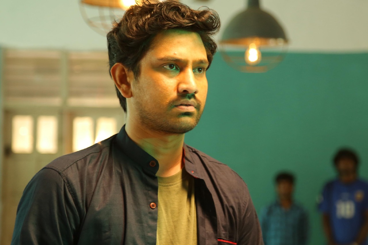 రాజ్‌తరుణ్‌ గాడ్స్‌ అండ్‌ సోల్జర్‌ టైటిల్‌ టీజర్‌ విడుదల  
