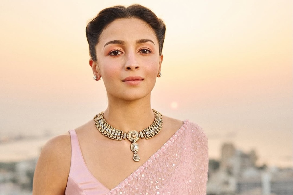 Alia Bhatt is ‘mama’ Soni Razdan’s ‘biggest fan’