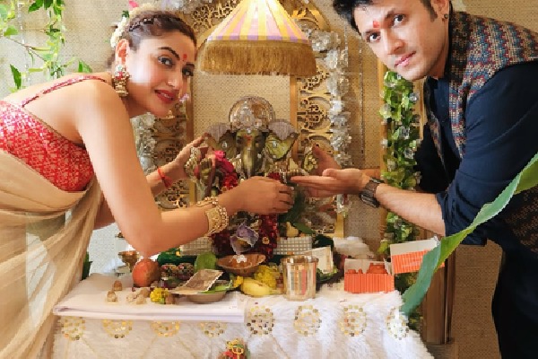 Surbhi Chandna welcomes Gannu Bappa with soulful aartis & delicious bhog