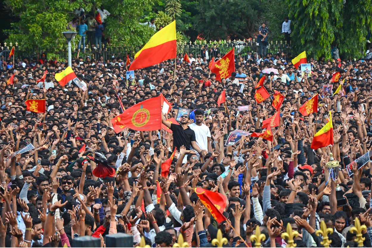 RCB extends Rs 25 lakh each to families of 11 stampede victims