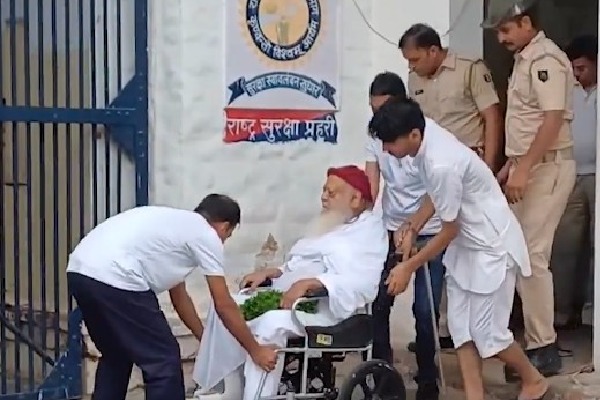 Asaram surrenders in Jodhpur Central Jail after Rajasthan HC nixes bail extension