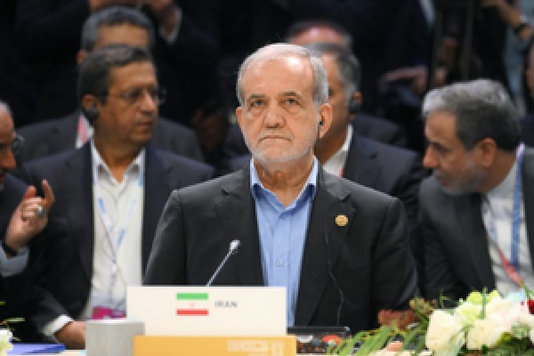 Iranian president urges vigilance against foreign attempts to harm ties with Armenia