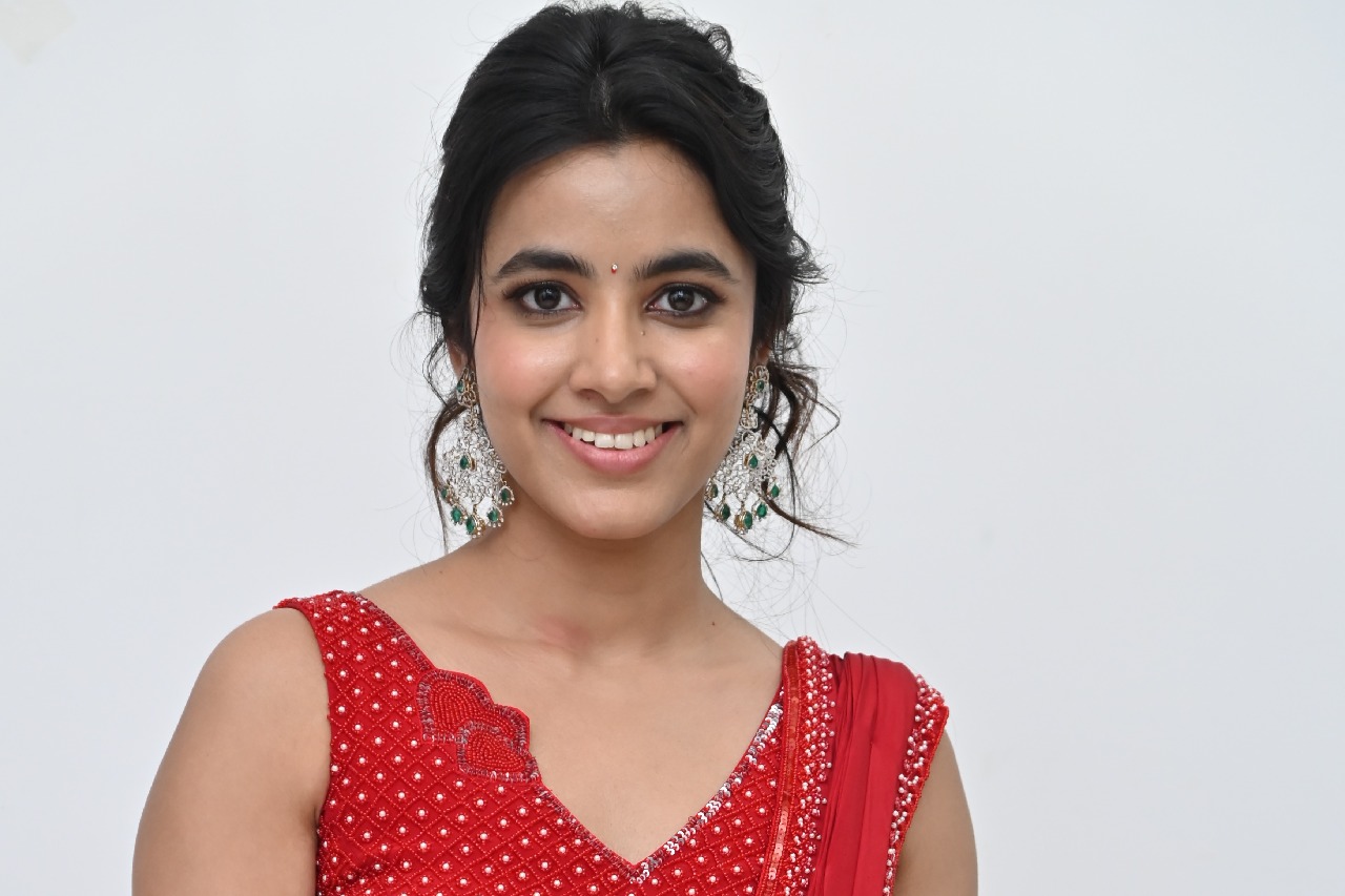 &#34;లిటిల్ హార్ట్స్&#34;ను చూస్తుంటే మీ కాలేజ్ డేస్ గుర్తొస్తాయి హీరోయిన్ శివానీ నాగరం