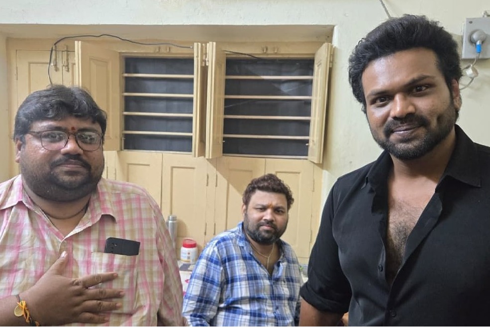 నటుడు రామచంద్రను పరామర్శించిన మంచు మనోజ్