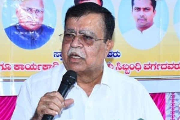 Infighting in Karnataka Cong: If CM post is offered, anyone can quit party, sacked minister’s son targets Shivakumar (Ld)