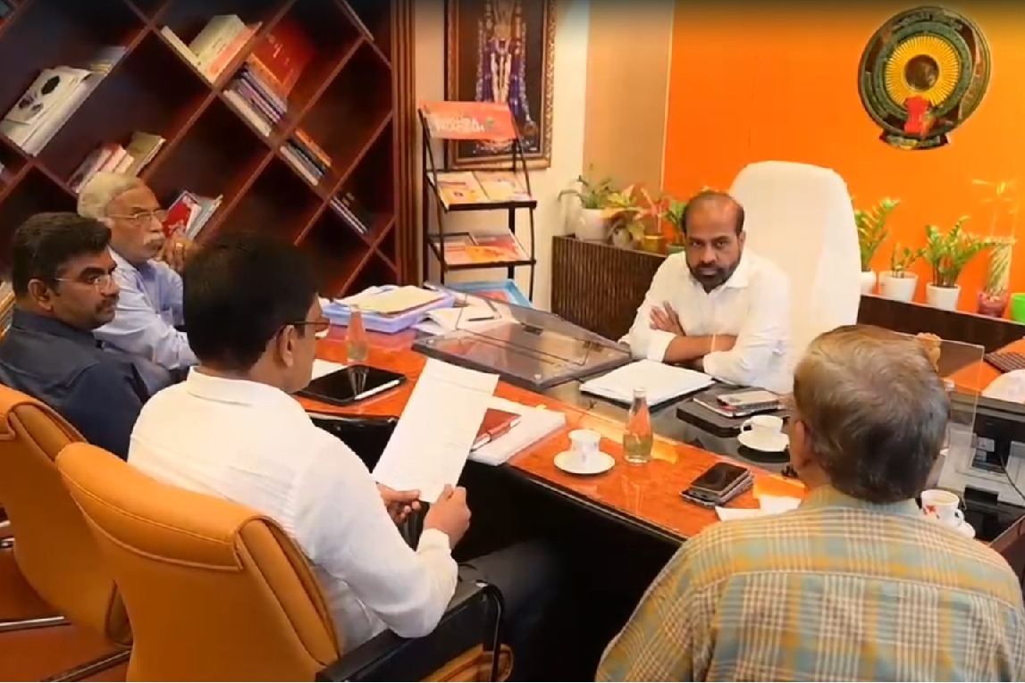 Andhra Health Minister review situations in Guntur village hit by series of deaths