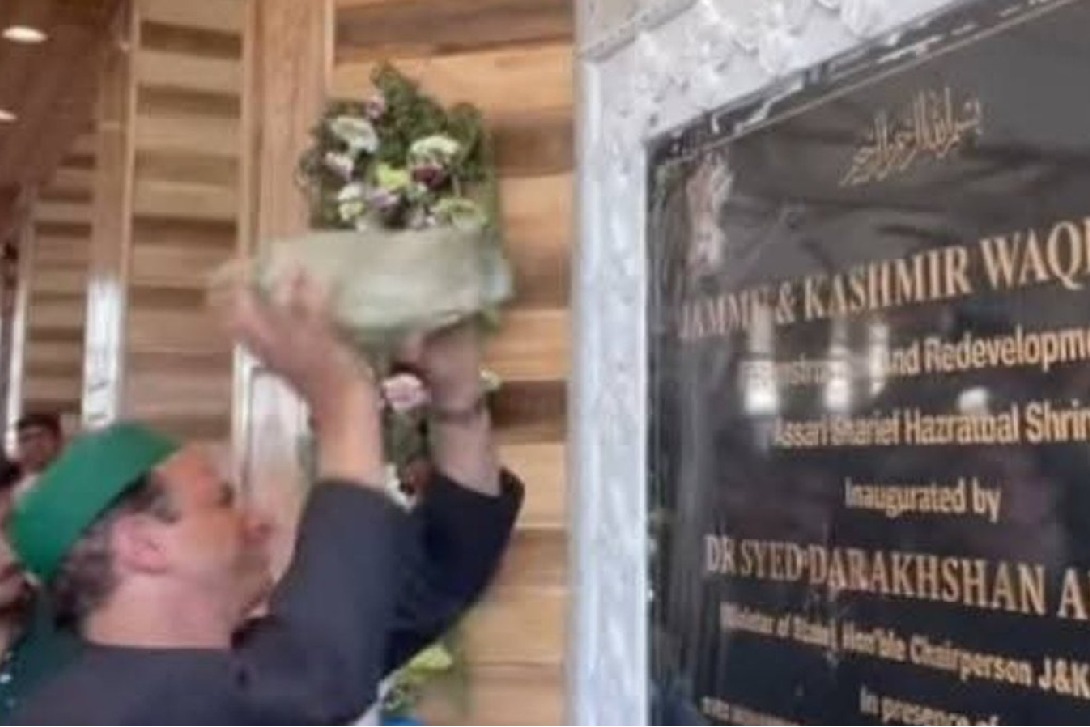 J&K Waqf Board chairperson demands action against those trying to ‘obliterate’ national emblem at Hazratbal shrine