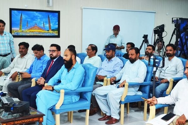 Journalists, rights activists voice concern over rising restrictions on press freedom in Pakistan