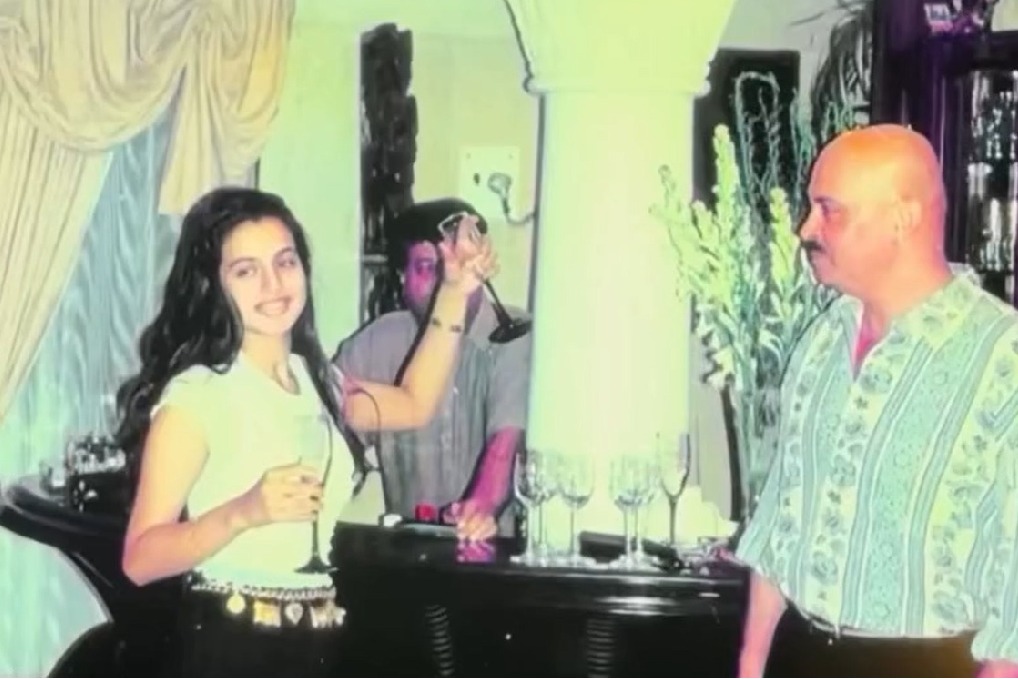 Ameesha Patel celebrated signing 'Kaho Naa... Pyaar Hai' by enjoying champagne with Rakesh Roshan