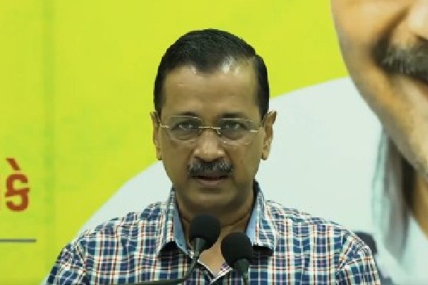Kejriwal slams Centre over cotton duty rollback