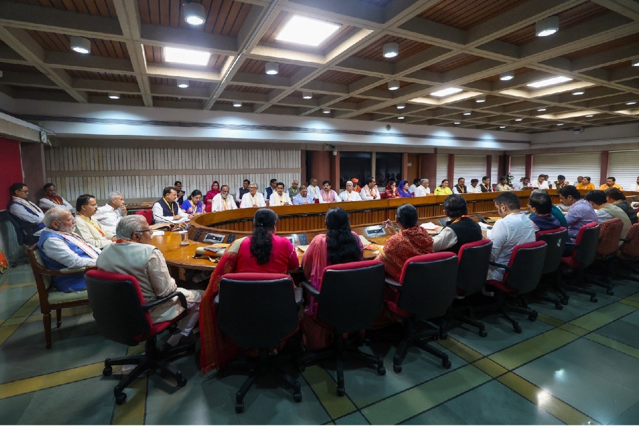 ‘Hold tiffin meetings with people to understand their problems’: PM Modi says at BJP meeting