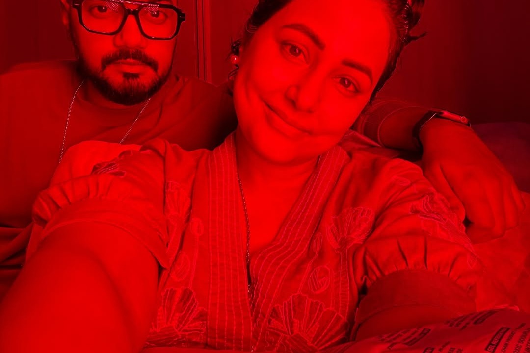 Hina Khan says 'grateful for everything' as her life juggles between shoot & treatment