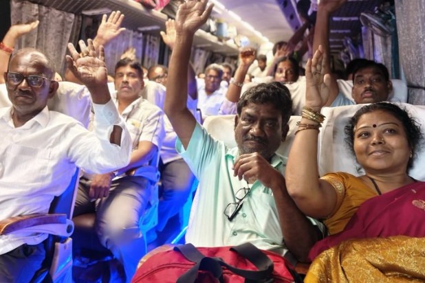 Evacuation of stranded Telugu people from Nepal picks up momentum