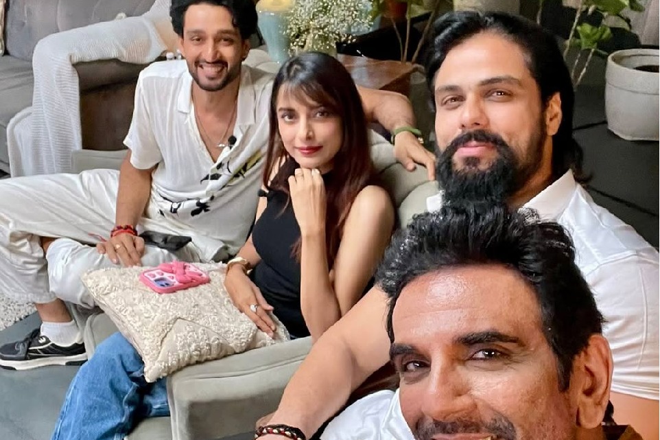 Mahabharat team reunites after 12 years, Lord Krishna aka Sourabh Raj Jain shares happy picture