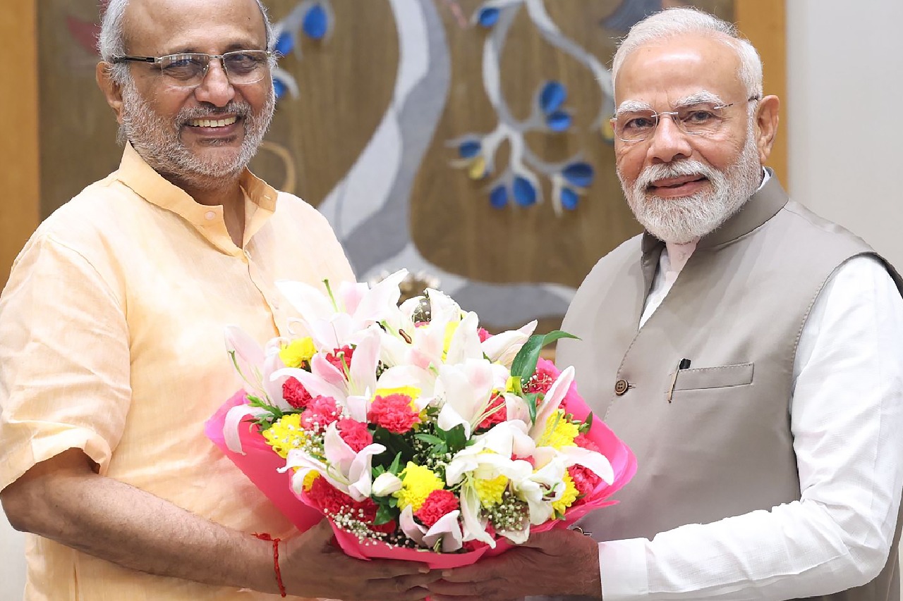 Vice President Radhakrishnan wishes long, healthy life to PM Modi on his birthday