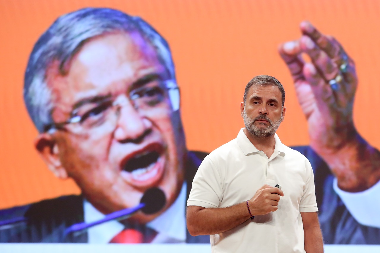 Rahul Gandhi’s team yet to pack the ‘h-bomb’, but salvos continue