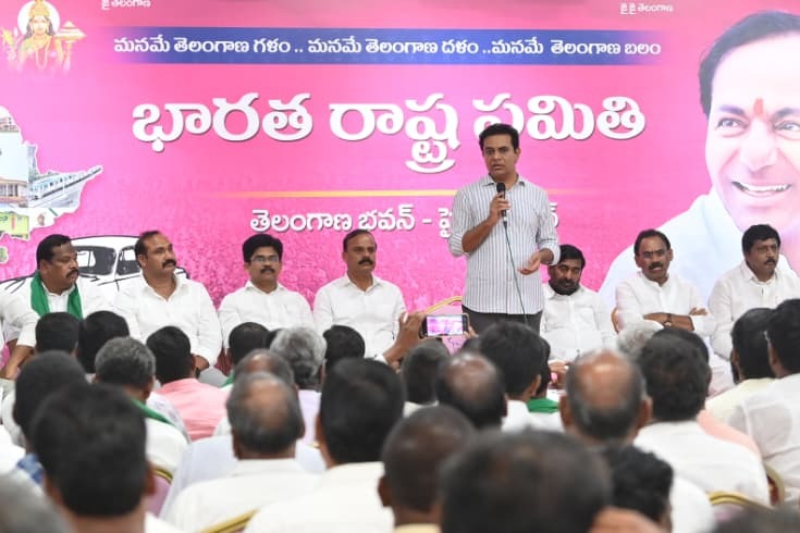 Telangana: BRS promises to stand by victims of Regional Ring Road