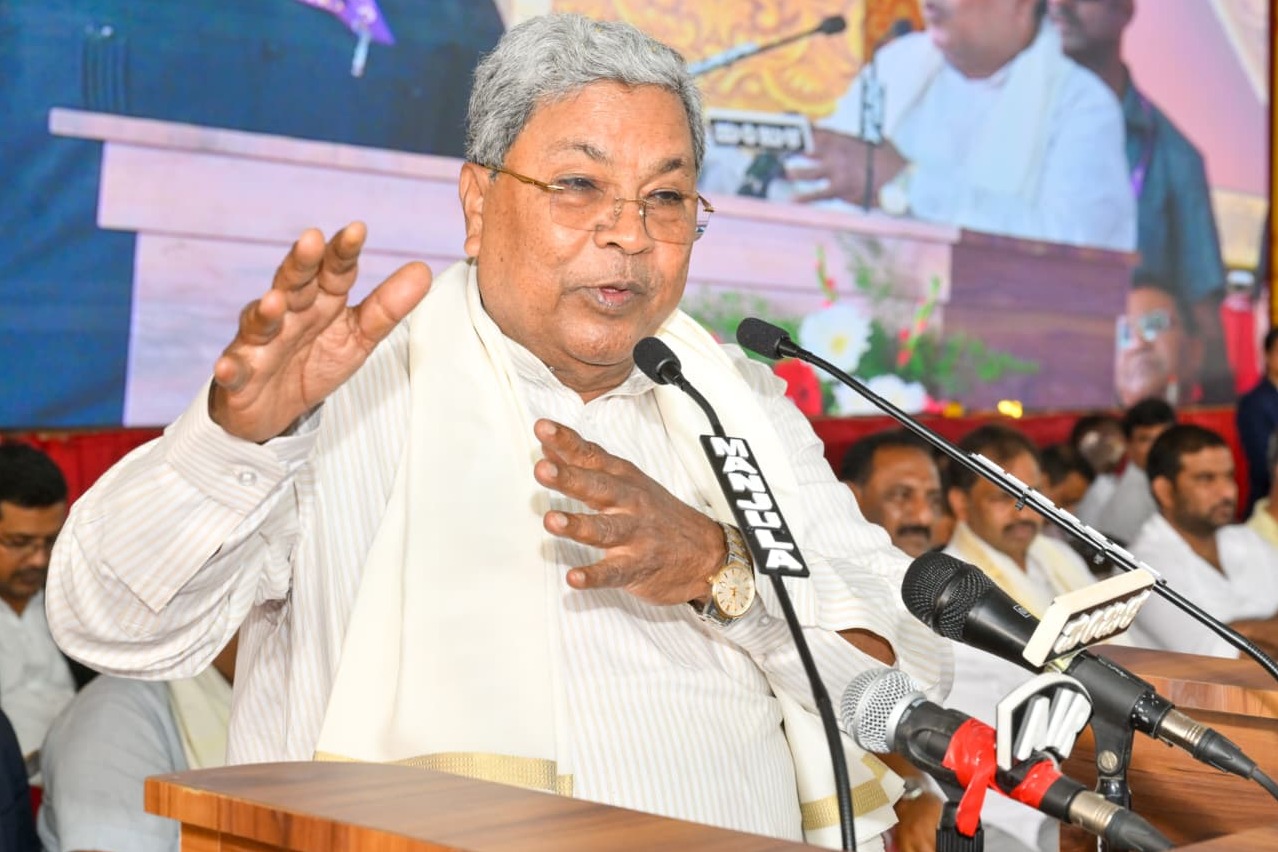 Don’t indulge in petty politics over Dusshera, Siddaramaiah tells critics