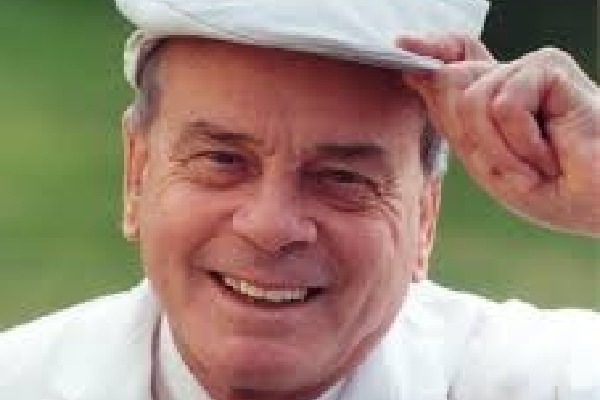 Umpiring great Dickie Bird dies aged 92