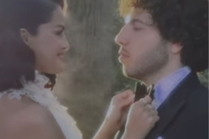 Selena Gomez, Benny Blanco tie the knot, share pictures from wedding