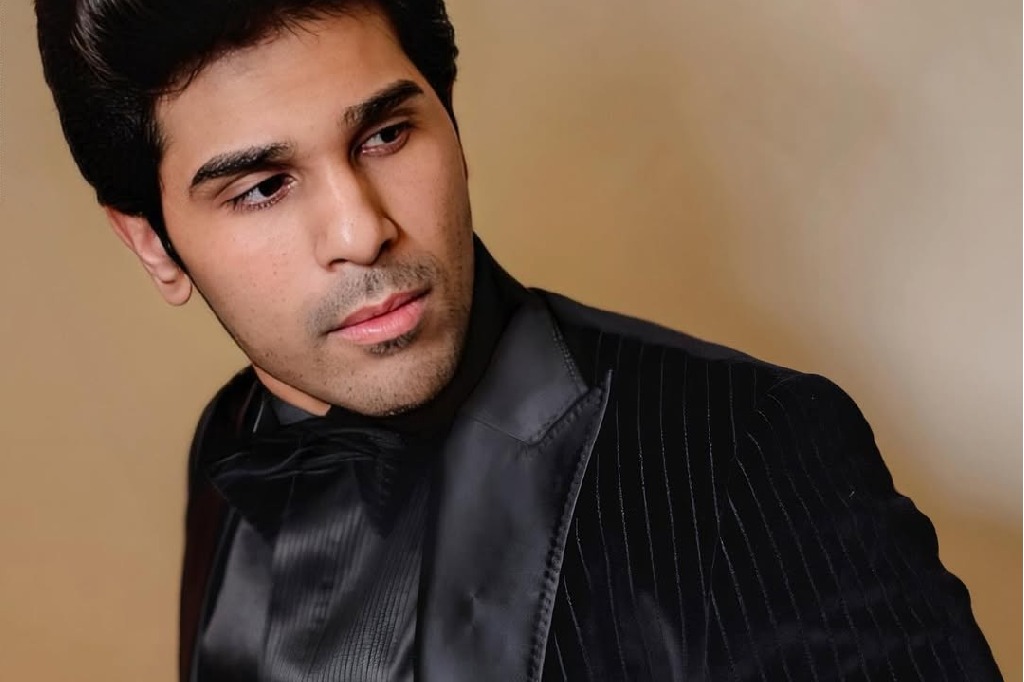 Allu Sirish announces engagement to Nayanika on grandfather's birth anniversary: 'I feel blessed'