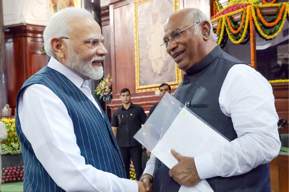 PM Modi speaks to Cong chief Mallikarjun Kharge, wishes him speedy recovery