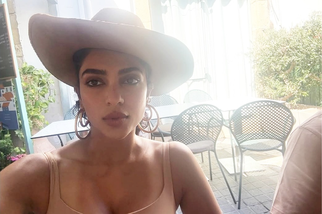 Sobhita Dhulipala calls herself an ‘Indian uncle’ over her selfie habit