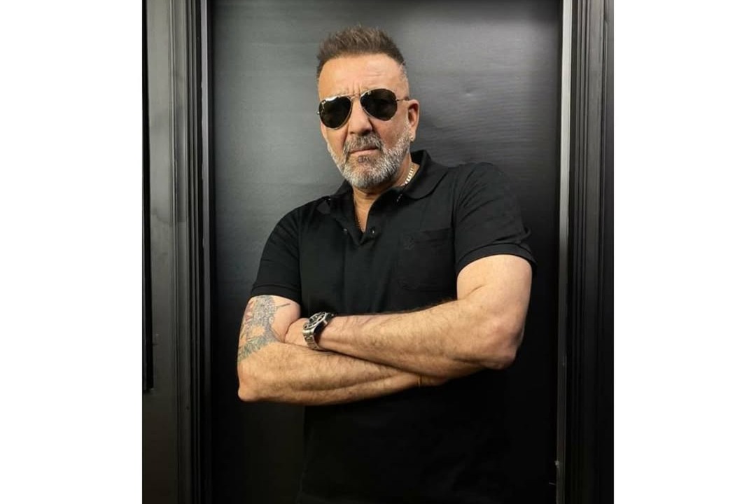 When Sanjay Dutt ended up stopping Lata Mangeshkar's performance midway