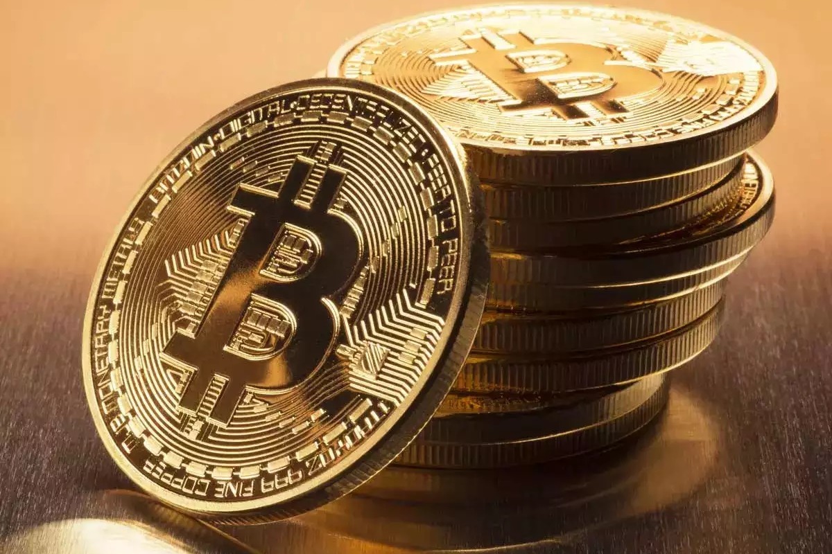 Bitcoin touches record high crossing $125,000