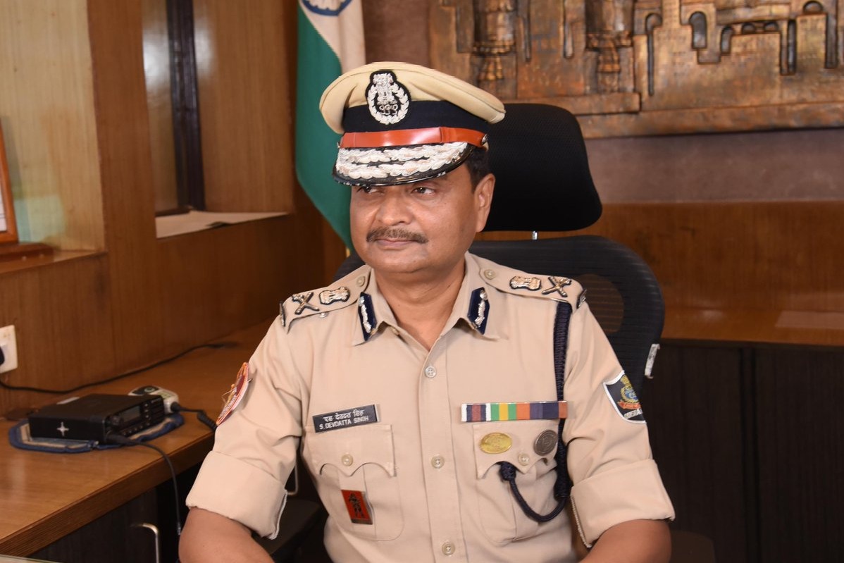 Cuttack violence: Police enforce curfew in sensitive areas