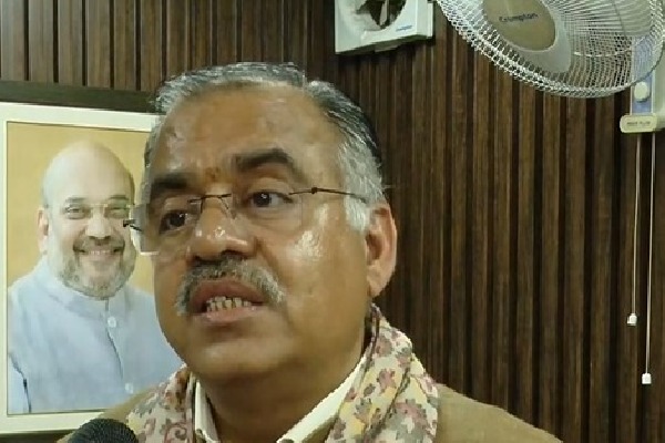 Owaisi is constantly misleading country, Muslim Community for vote bank politics: Tarun Chugh