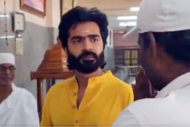 Simbu meditates at Vallalar temple in Vadalur