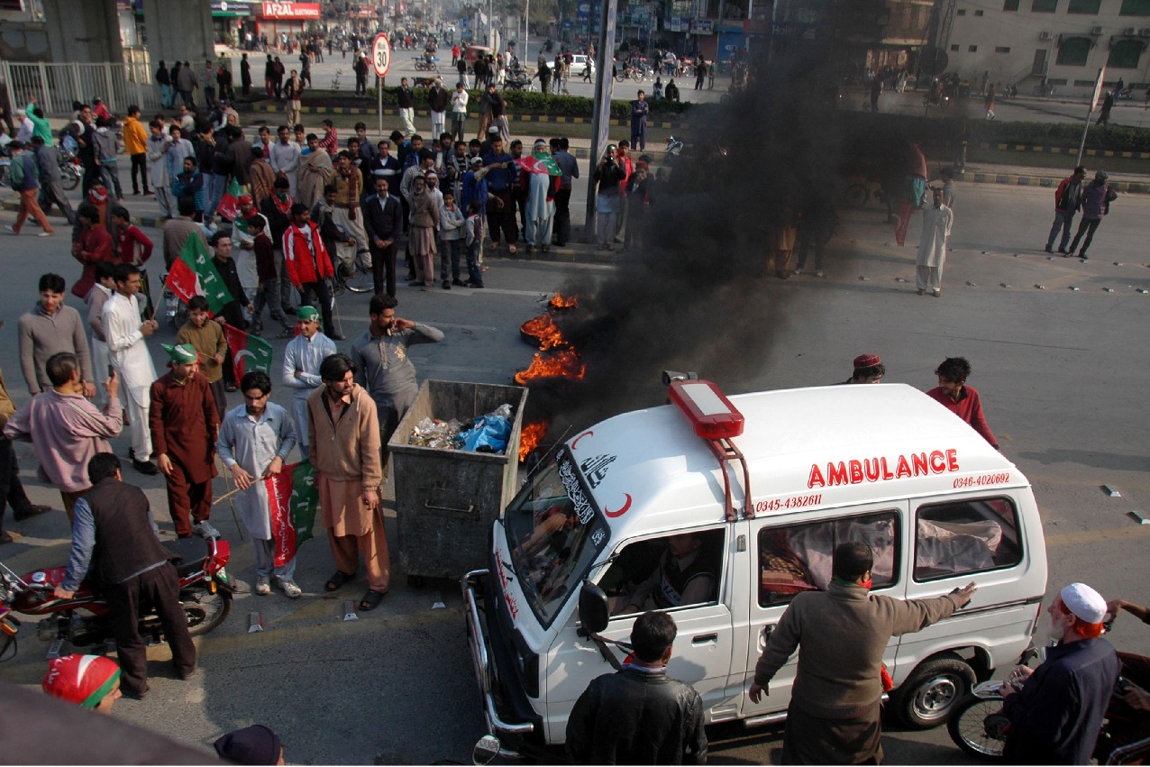 Pakistan: Four killed, 56 injured in violent clashes during TLP march in Muridke