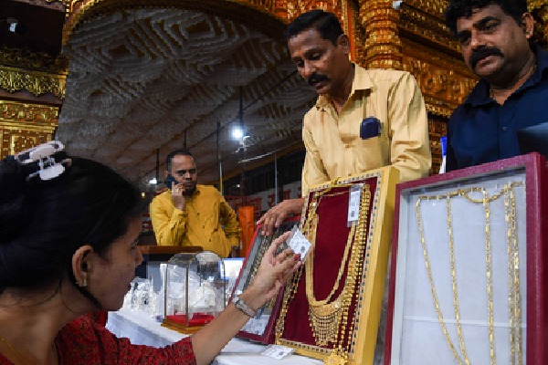 Gold, silver purchases surge on Dhanteras, festive buying likely to surpass Rs 50,000 crore