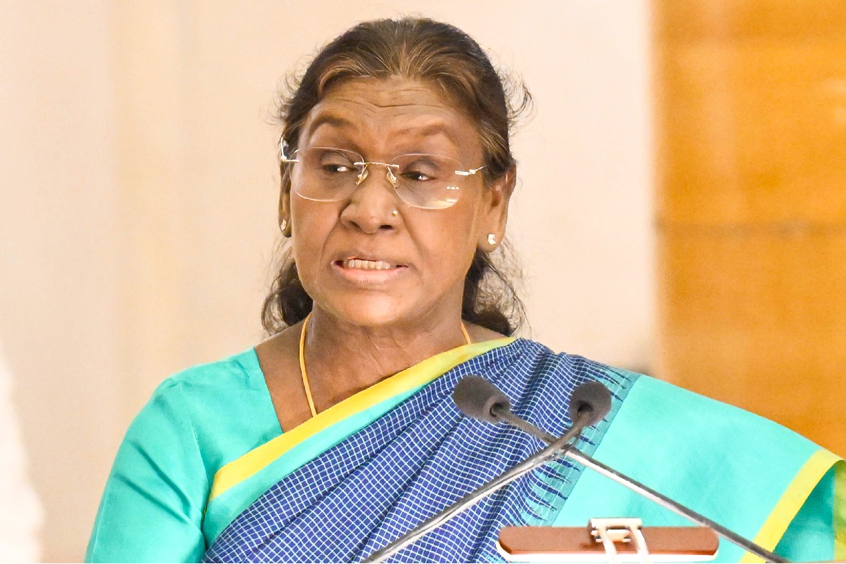 Wishing happiness, prosperity to all: Prez Murmu, PM Modi extend Diwali greetings