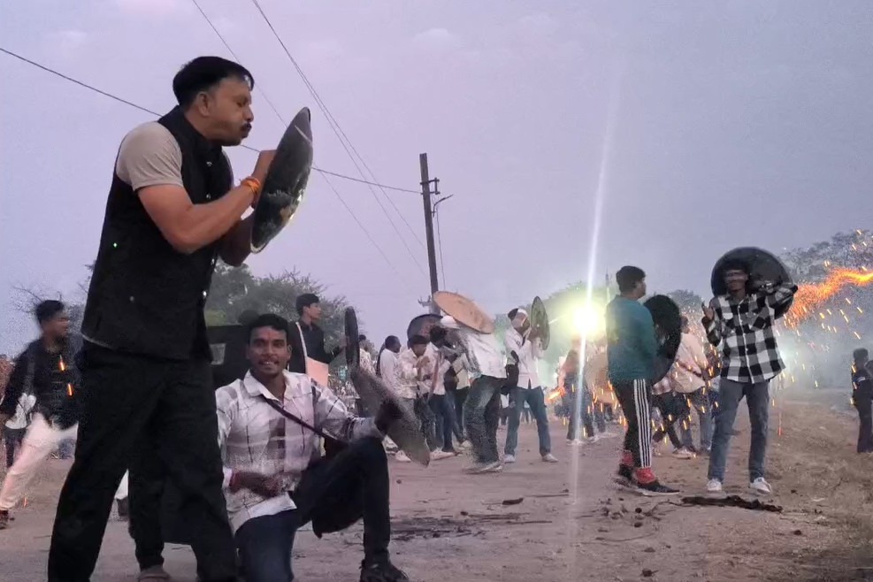 Minors among more than 35 suffer burns in traditional 'Hingot war' in Indore